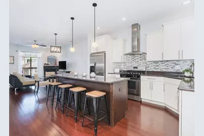 922 Warren Avenue #105, Downers Grove, IL 60515 - Photo 3