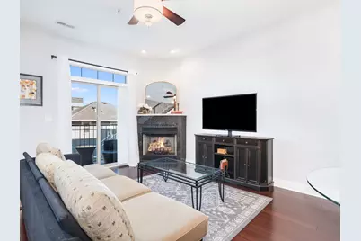922 Warren Avenue #105, Downers Grove, IL 60515 - Photo 7