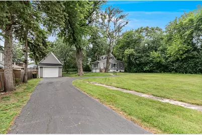 28 S Richmond Avenue, Westmont, IL 60559 - Photo 3