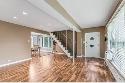 28 S Richmond Avenue, Westmont, IL 60559 - Photo 5