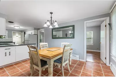 28 S Richmond Avenue, Westmont, IL 60559 - Photo 7