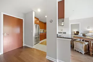 255 E Liberty Dr, Wheaton, IL 60187 - Photo 3