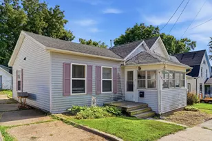 418 E 3rd St, Dixon, IL 61021 - Photo 1