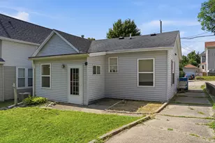418 E 3rd St, Dixon, IL 61021 - Photo 3