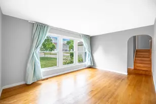 2122 Kensington Dr, Schaumburg, IL 60194 - Photo 3