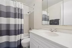 1122 N Clark St, Chicago, IL 60610 - Photo 13