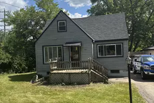 1111 Idlewild Dr, Round Lake Beach, IL 60073 - Photo 1
