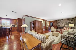 534 E Forest Ave, Wheaton, IL 60187 - Photo 5