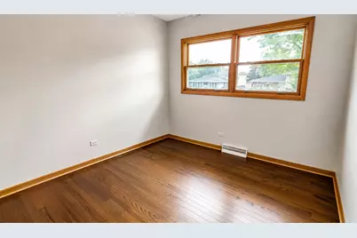 2125 Plainfield Drive, Des Plaines, IL 60018 - Photo 9
