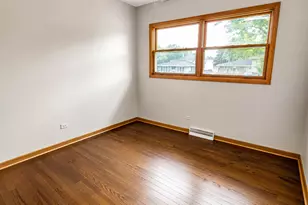 2125 Plainfield Dr, Des Plaines, IL 60018 - Photo 9