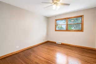 2125 Plainfield Dr, Des Plaines, IL 60018 - Photo 11