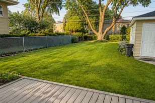 2125 Plainfield Dr, Des Plaines, IL 60018 - Photo 21
