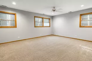 2125 Plainfield Dr, Des Plaines, IL 60018 - Photo 15