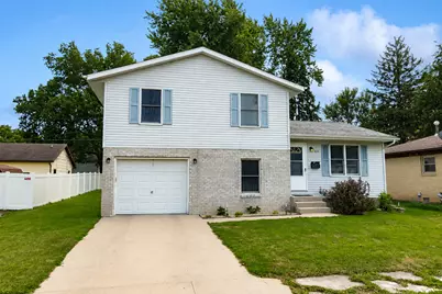 822 E Washington Street, Pontiac, IL 61764 - Photo 1