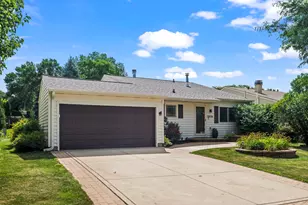 1833 S Lincoln St, Lombard, IL 60148 - Photo 1
