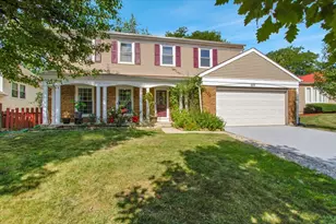 628 Primrose Ln, Schaumburg, IL 60194 - Photo 1