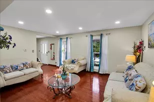 628 Primrose Ln, Schaumburg, IL 60194 - Photo 5