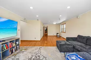 1914 W Farwell Ave, Chicago, IL 60626 - Photo 3