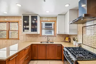 1914 W Farwell Ave, Chicago, IL 60626 - Photo 9