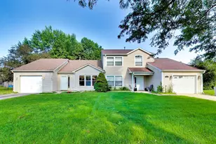 362 Chaparral Cir, Elgin, IL 60120 - Photo 1