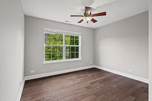 580 S Jade Ln, Round Lake, IL 60073 - Photo 17