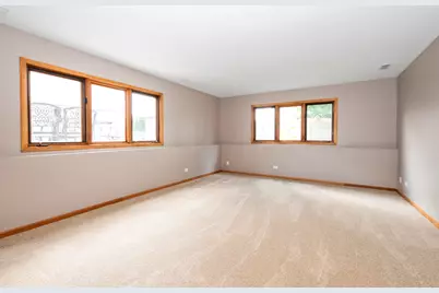 8608 Lamon Avenue, Burbank, IL 60459 - Photo 7