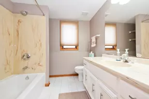 8608 Lamon Ave, Burbank, IL 60459 - Photo 9