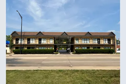 381 N York Street, Elmhurst, IL 60126 - Photo 1