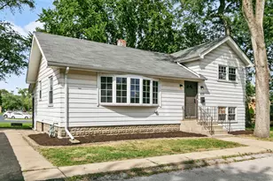 428 E 156th Pl, South Holland, IL 60473 - Photo 1