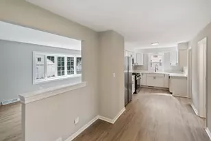 428 E 156th Pl, South Holland, IL 60473 - Photo 9