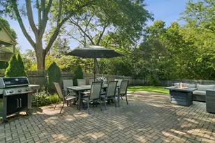 634 Raintree Rd, Buffalo Grove, IL 60089 - Photo 27