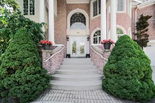 151 Palmer Cir, Vernon Hills, IL 60061 - Photo 5