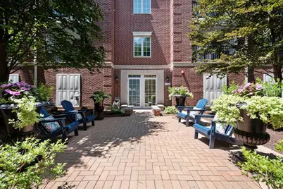 2536 McDaniel Avenue #402, Evanston, IL 60201 - Photo 3