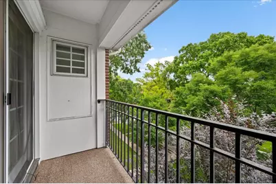2536 McDaniel Avenue #402, Evanston, IL 60201 - Photo 7