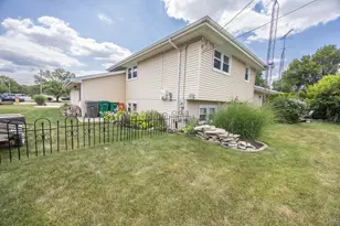 2105 Glenwood Ave, Joliet, IL 60435 - Photo 23