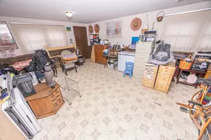2105 Glenwood Ave, Joliet, IL 60435 - Photo 17