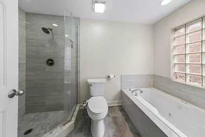 811 W Superior Street #4, Chicago, IL 60642 - Photo 19