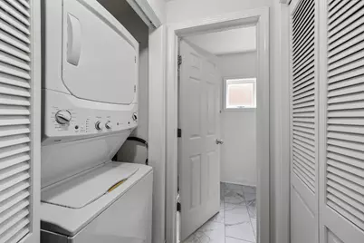 811 W Superior Street #4, Chicago, IL 60642 - Photo 21