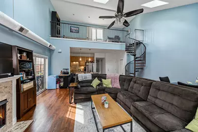 811 W Superior Street #4, Chicago, IL 60642 - Photo 9