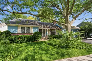 645 Stout Ct, Gurnee, IL 60031 - Photo 1