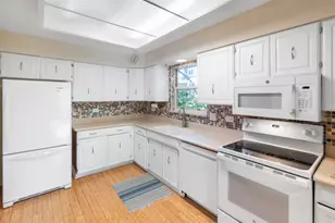 645 Stout Ct, Gurnee, IL 60031 - Photo 13