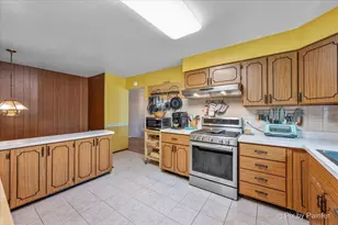 303 Marilyn Ave, Glendale Heights, IL 60139 - Photo 11