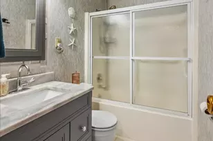 303 Marilyn Ave, Glendale Heights, IL 60139 - Photo 5
