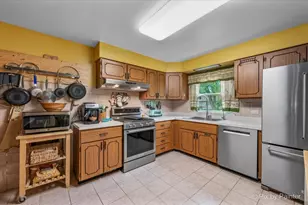 303 Marilyn Ave, Glendale Heights, IL 60139 - Photo 9
