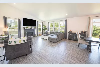 1112 Marion Court, Shorewood, IL 60404 - Photo 5
