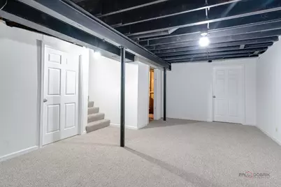 135 Brandywine Court, Vernon Hills, IL 60061 - Photo 27