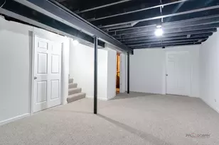 135 Brandywine Ct, Vernon Hills, IL 60061 - Photo 27