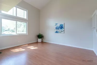 135 Brandywine Court, Vernon Hills, IL 60061 - Photo 9