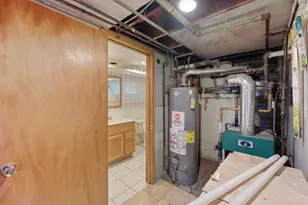 3829 W Addison St, Chicago, IL 60618 - Photo 31
