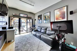 520 W Huron St, Chicago, IL 60654 - Photo 25